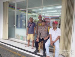Sambang dan Cooling System, Bhabinkamtibmas Berikan Imbauan kepada Jukir Indomaret RW 07 Galur