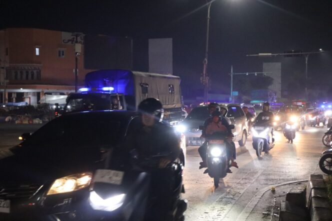 
					Dipimpin Kapolres, Polres Metro Bekasi Gelar Apel Patroli Skala Besar dan KRYD