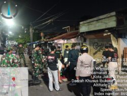 Patroli Gabungan Tiga Pilar Johar Baru Dukung Kondusivitas Wilayah pada Dini Hari