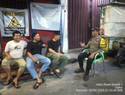 Sambangi Pos Kamling, Bhabinkamtibmas Galur Ajak Warga Perkuat Keamanan Lingkungan