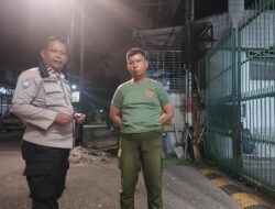 Bhabinkamtibmas Duri Pulo Sambangi Pos Kamling, Ajak Warga Perkuat Keamanan Lingkungan