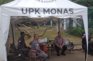 Polsubsektor Merdeka Barat Gelar Pengamanan di Pintu Barat Daya Monas, Pastikan Keamanan dan Kenyamanan Pengunjung Tetap Terjaga