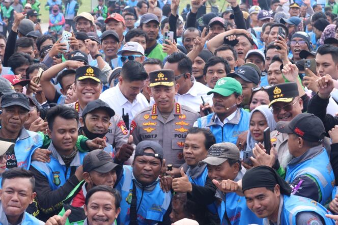 
					Dukung Program Pemerintah, Komunitas Ojol Deklarasi Siap Wujudkan Kamtibmas Kondusif