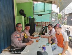 Datangi Rumah Warga, Bhabinkamtibmas Ajak Jaga Lingkungan Aman dan Kondusif
