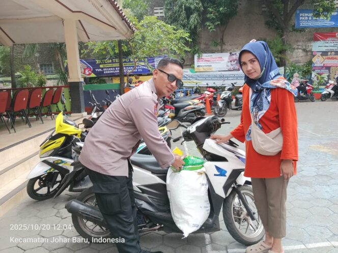 
					Gerakan Pangan Murah Beras Bulog Tahap 2, Ringankan Beban Warga Kampung Rawa