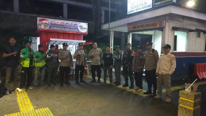 
					Patroli Cipkon Menteng Sasar Kawasan Blora, Cegah Gangguan Kamtibmas dan Jaga Jakarta Tetap Kondusif
