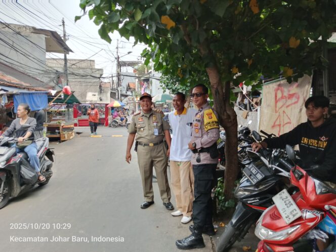 
					Bhabinkamtibmas Kampung Rawa Intensifkan Patroli dan Monitoring Area Pasar Gembrong
