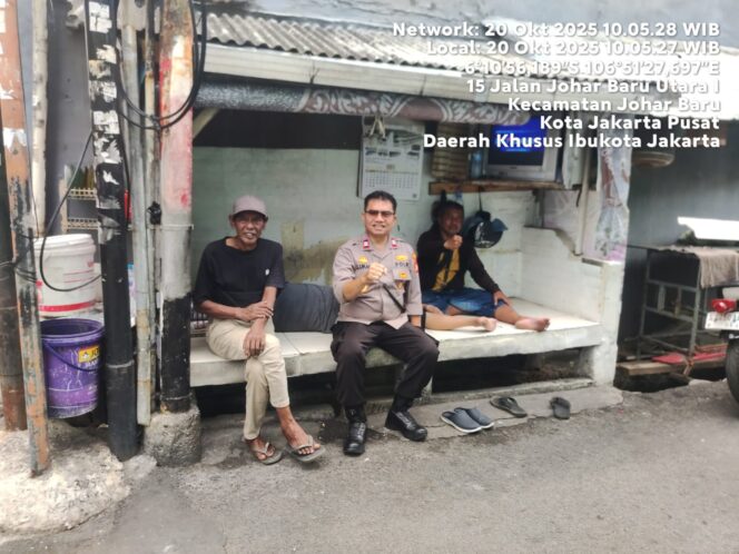 
					Pererat Kedekatan, Kapolsubsektor Kayu Awet Lakukan Sambang Dialogis ke Warga Johar Baru