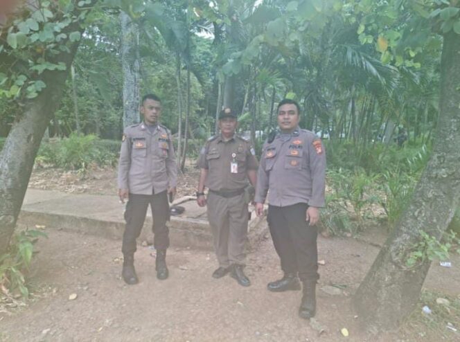 
					Unit Sabhara Polsek Metro Gambir Bersama Satpol PP Gelar Patroli Strong Point di Kawasan Monas, Antisipasi Unjuk Rasa dan Parkir Liar
