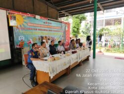 Bhabinkamtibmas Petojo Utara Hadiri Sosialisasi Penanggulangan Bencana dan Kebakaran di RPTRA Pembangunan II