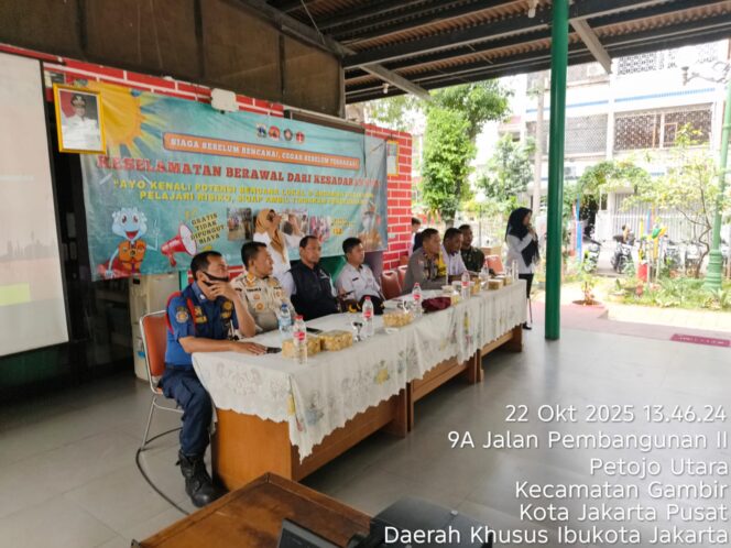 
					Bhabinkamtibmas Petojo Utara Hadiri Sosialisasi Penanggulangan Bencana dan Kebakaran di RPTRA Pembangunan II