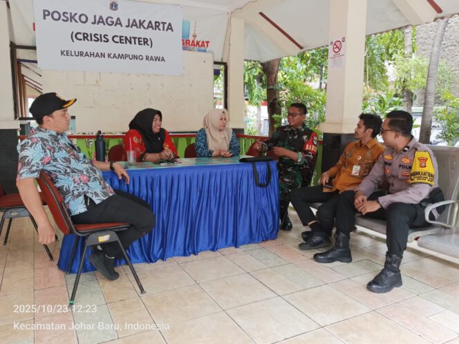 
					Bhabinkamtibmas Kampung Rawa Koordinasi Bersama 3 Pilar, Perkuat Sinergi Jaga Kamtibmas