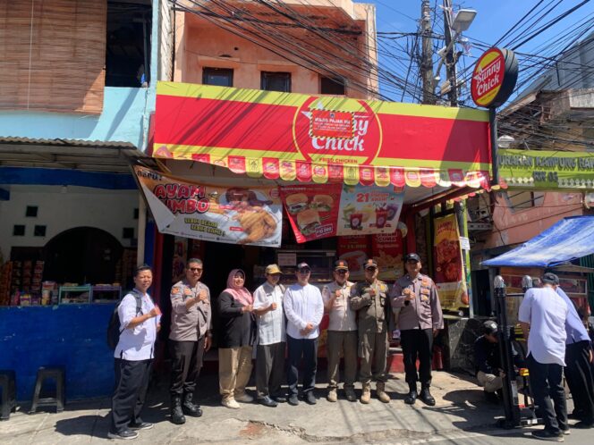 
					Polsek Johar Baru Kawal Pengamanan Pemasangan Stiker Penunggak Pajak Daerah