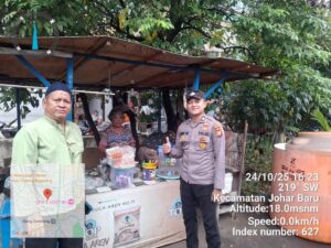 Dekatkan Diri ke Masyarakat, Anggota Polsubsektor Tanah Tinggi Lakukan Sambang Warga RW 09