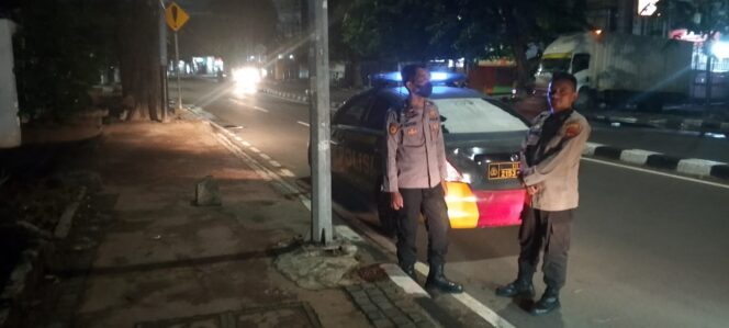 
					Patko Polsek Metro Gambir Laksanakan Patroli Antisipasi Tawuran di Jalan Zainul Arifin