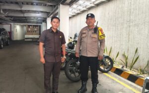 Aiptu Kamidi Intensifkan Patroli Dialogis di Gondangdia, Dorong Sinergi Security dan Polisi Cegah Kejahatan