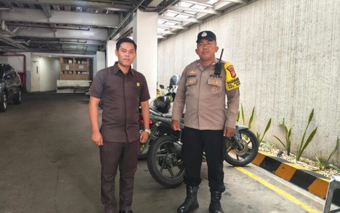 
					Aiptu Kamidi Intensifkan Patroli Dialogis di Gondangdia, Dorong Sinergi Security dan Polisi Cegah Kejahatan