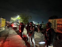 Brimob Polda Metro Jaya Amankan Lokasi Kereta Anjlok di Kedung Waringin, Bekasi