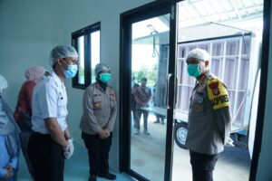 Kapolres Metro Bekasi Cek Kesiapan Operasional Dapur SPPG Cibatu, Pastikan Standar Kesehatan dan Keamanan Pangan