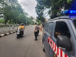 Patroli Kewilayahan Disertai Pengecekan, Pamenwas Polres Metro Jakpus Sambangi Pospol Kota Baru dan Bendungan Jago