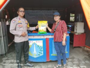 Polsek Johar Baru Gelar Gerakan Pangan Murah Tahap 2 di Kampung Rawa