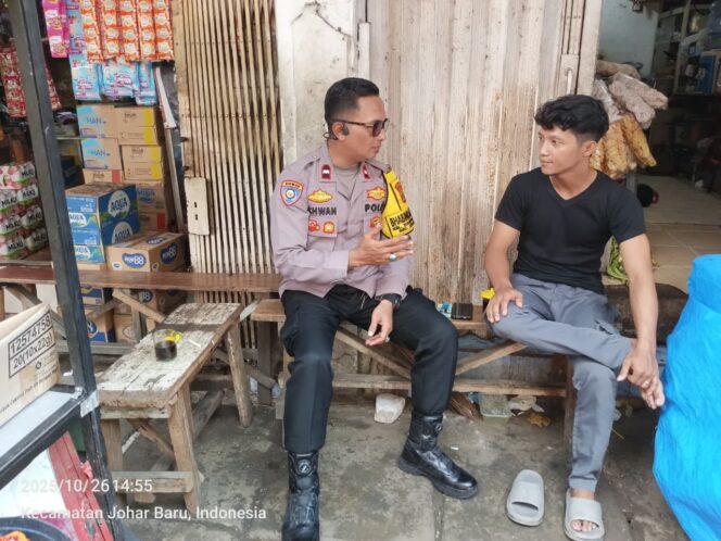 
					Bhabinkamtibmas Patroli dan Sambang Warga RT12/RW02 Kampung Rawa