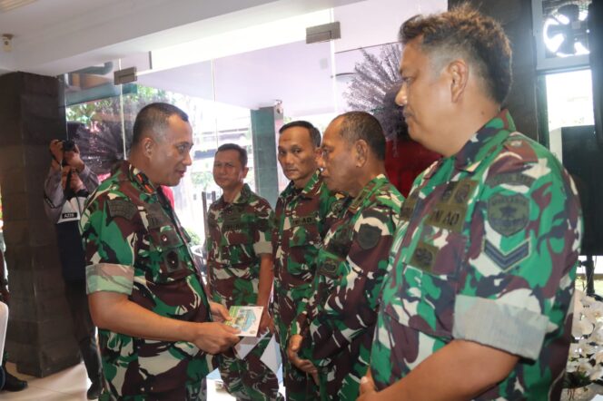 
					Danrem 052/Wkr Brigjen TNI Faizal Rizal Perkuat Sinergi dan Semangat Prajurit Kodim 0502/Jakarta Utara