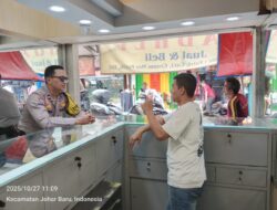 Wujudkan Rasa Aman di Pusat Ekonomi, Bhabinkamtibmas Kampung Rawa Intensifkan Monitoring Pasar Gembrong