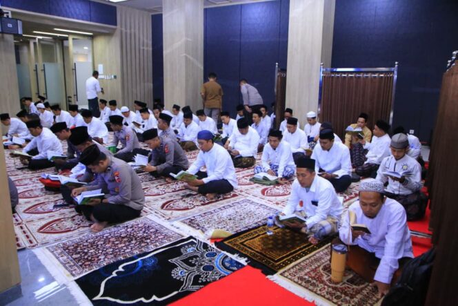 
					Jelang Hari Jadi ke-74, Divhumas Polri Gelar Khataman Al-Qur’an