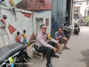 Patroli Humanis di Gang Betok, Polisi Kampung Rawa Hadirkan Rasa Aman untuk Warga