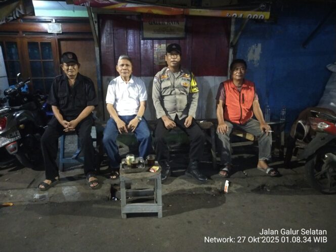 
					Sambang Pos Kamling RW 01, Bhabinkamtibmas Galur Tingkatkan Deteksi Dini Kamtibmas