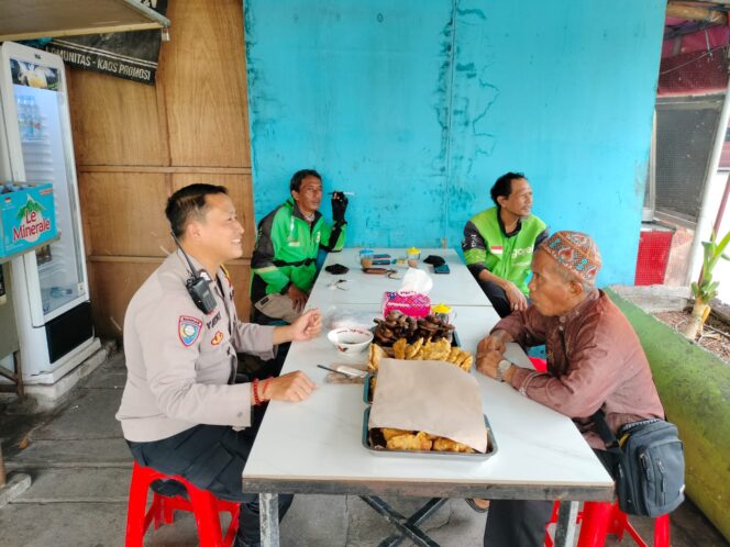 
					Program Jaga Jakarta, Polisi Sambangi Pedagang dan Ojol di Kebon Kosong