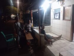 Bhabinkamtibmas Kebon Kelapa Ajak Warga RW 01 Aktif Jaga Lingkungan Lewat Pos Kamling