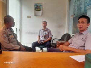 Bhabinkamtibmas Kelurahan Gambir Laksanakan DDS dan Patroli Kamtibmas, Perkuat Sinergi dengan Petugas Keamanan Kantor