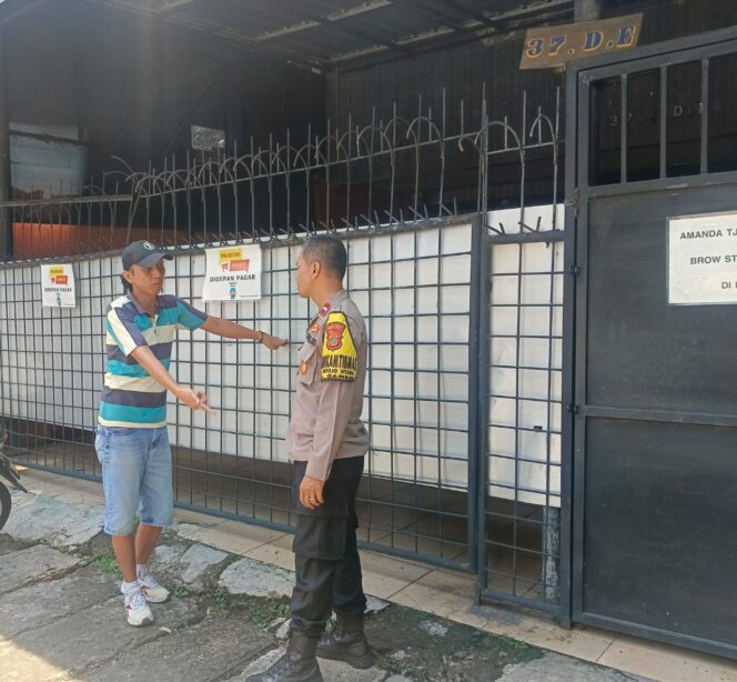 
					Bhabinkamtibmas Petojo Utara Laksanakan Cooling System, Ajak Tokoh Masyarakat Perkuat Sinergi Jaga Kamtibmas