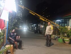 Bhabinkamtibmas Kelurahan Kebon Kelapa Aiptu Aris Sudarsono Sambangi Pos Kamling RW 02, Ajak Warga Aktif Jaga Keamanan Lingkungan