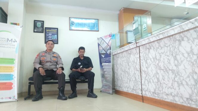 
					Unit Sabhara Sambangi Money Changer, Ingatkan Satpam Perkuat Pengawasan Parkir Konsumen