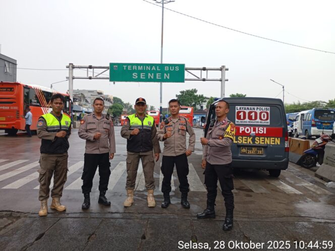 
					Polsek Senen dan Satpol PP Gelar Patroli Mobile di Objek Vital Antisipasi Kejahatan Jalanan