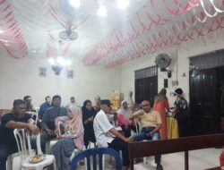 Bhabinkamtibmas Sumur Batu Sambang ke Sekretariat RW 002, Ajak Warga Bersama Jaga Keamanan Lingkungan