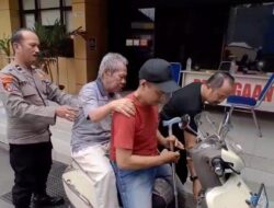 Pelayanan Prima Polri, Anggota Polsek Johar Baru Bantu Warga Disabilitas Setelah Membuat Laporan Kehilangan