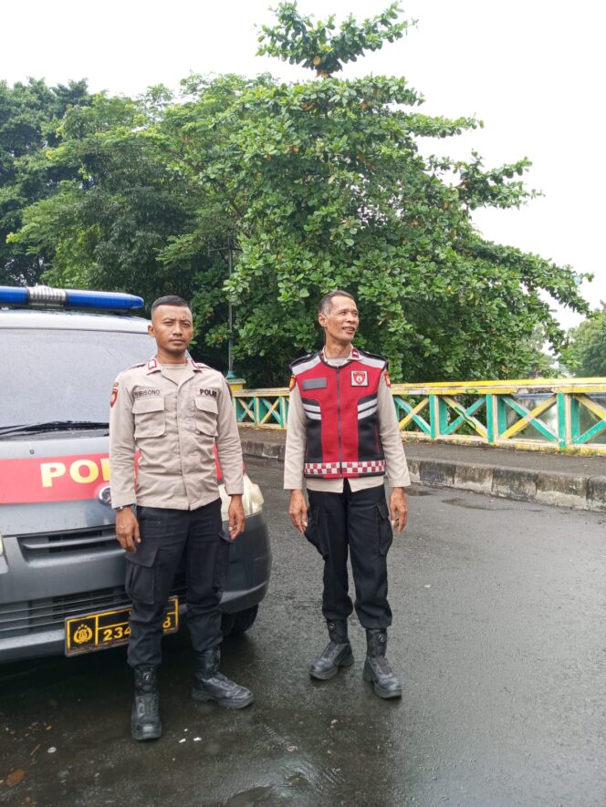 
					Polsek Kemayoran Keliling Wilayah, Pastikan Aktivitas Warga Aman dan Nyaman