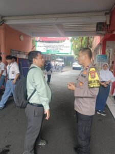 Bhabinkamtibmas Petojo Utara Jalin Koordinasi dengan Sekolah YP IPPI, Dukung Sosialisasi Penerimaan Polri TA 2026