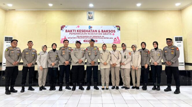 
					Brimob Polda Metro Jaya menggelar kembali bakti kesehatan di Ciputat