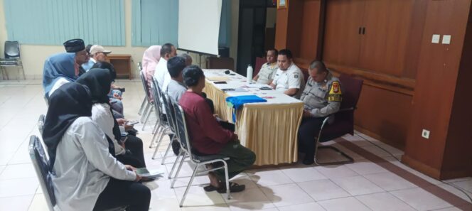 
					Bhabinkamtibmas Menteng Mediasi Sengketa Tanah, Wujud Sinergi Tiga Pilar Jaga Kondusivitas Warga