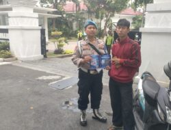 PENGADUAN CEPAT PROPAM POLRI, POLSEK JOHAR BARU BAGIKAN BROSUR KE MASYARAKAT
