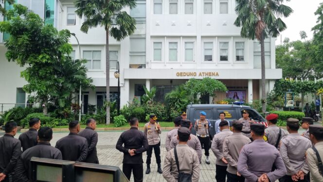 
					Pelayanan Aksi Demonstrasi, Polsek Johar Baru Tunjukkan Profesionalisme Tanpa Senjata