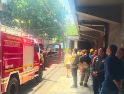 Respon Cepat Pamapta II Polres Metro Jakarta Pusat Tangani Awal Kebakaran di Jalan Samanhudi