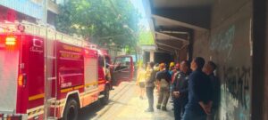 Respon Cepat Pamapta II Polres Metro Jakarta Pusat Tangani Awal Kebakaran di Jalan Samanhudi