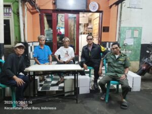Kunjungan dan Sambang Bhabinkamtibmas Kampung Rawa di Pos Kamling RW01