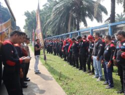 Kapolres Metro Bekasi Dampingi Keberangkatan Massa FSPMI Menuju JICC Senayan, Pastikan Situasi Aman dan Tertib
